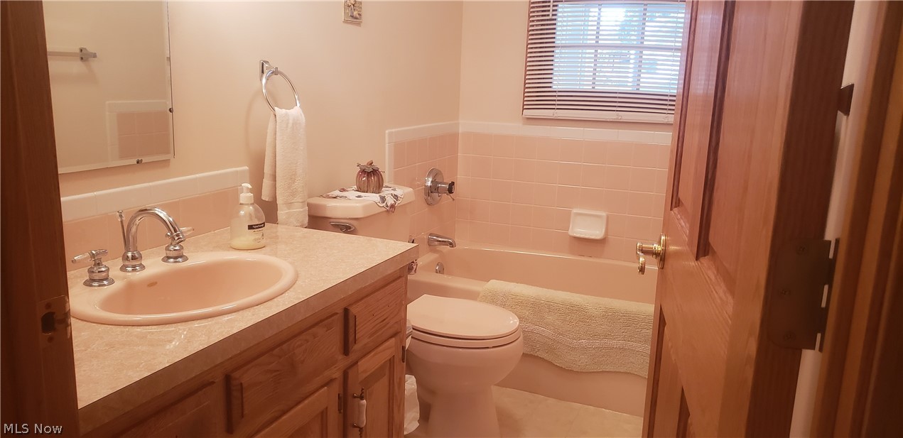 15050 Lake Avenue Middlefield OH 44062