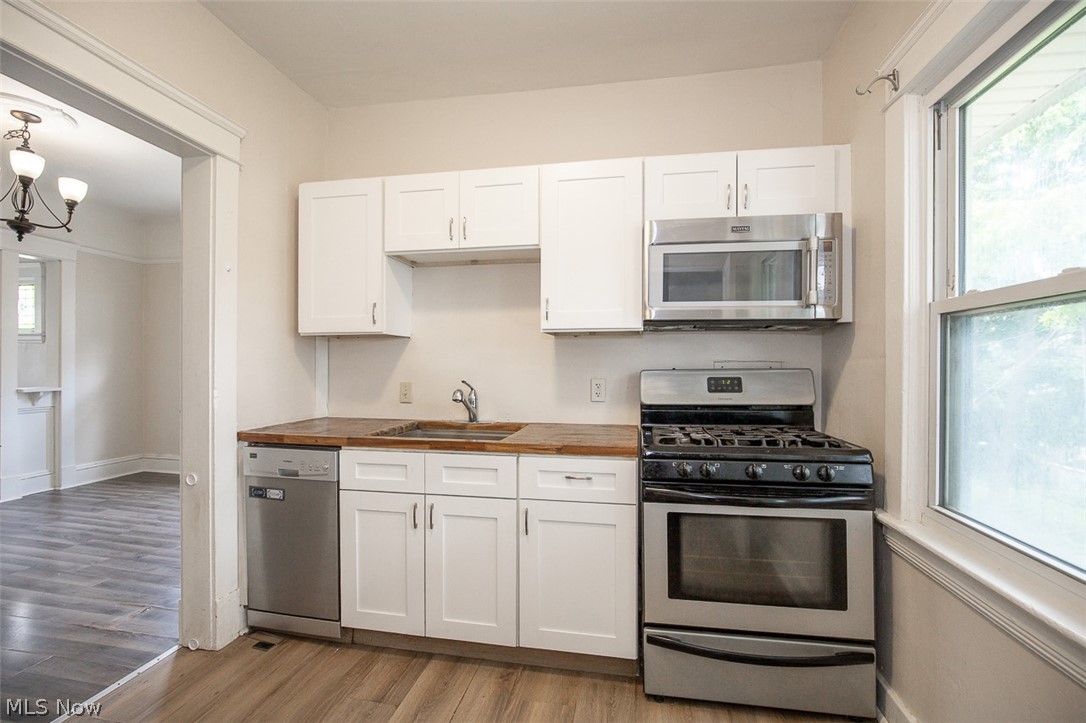 1545 Coutant Avenue Lakewood OH 44107