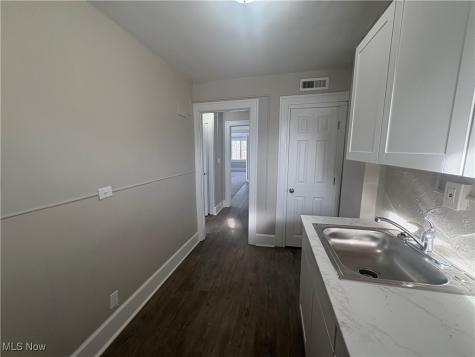 14236 Lakeshore Boulevard Cleveland OH 44110