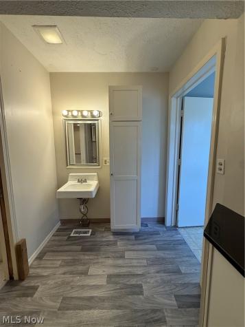 3860 W 37th Street Cleveland OH 44109