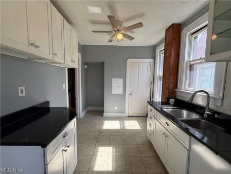 3860 W 37th Street Cleveland OH 44109