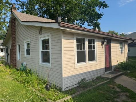 856 Peach Boulevard Willoughby OH 44094