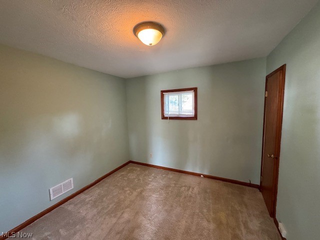 856 Peach Boulevard Willoughby OH 44094