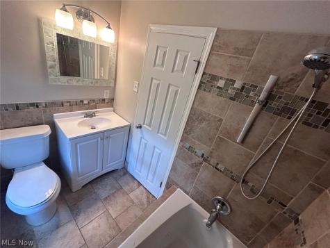 20825 Farnsleigh Road Shaker Heights OH 44122