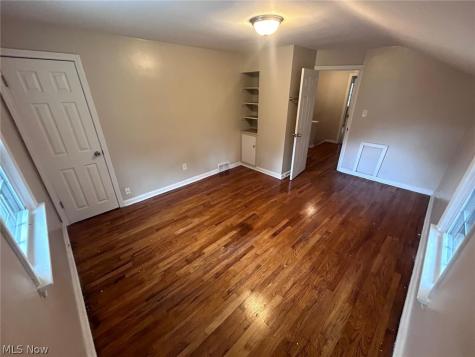 20825 Farnsleigh Road Shaker Heights OH 44122