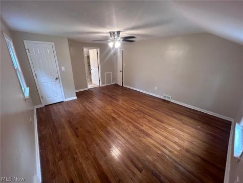 20825 Farnsleigh Road Shaker Heights OH 44122