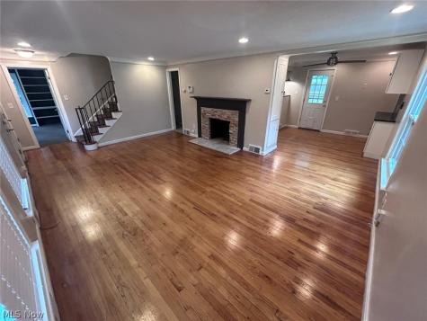 20825 Farnsleigh Road Shaker Heights OH 44122