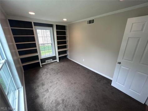 20825 Farnsleigh Road Shaker Heights OH 44122