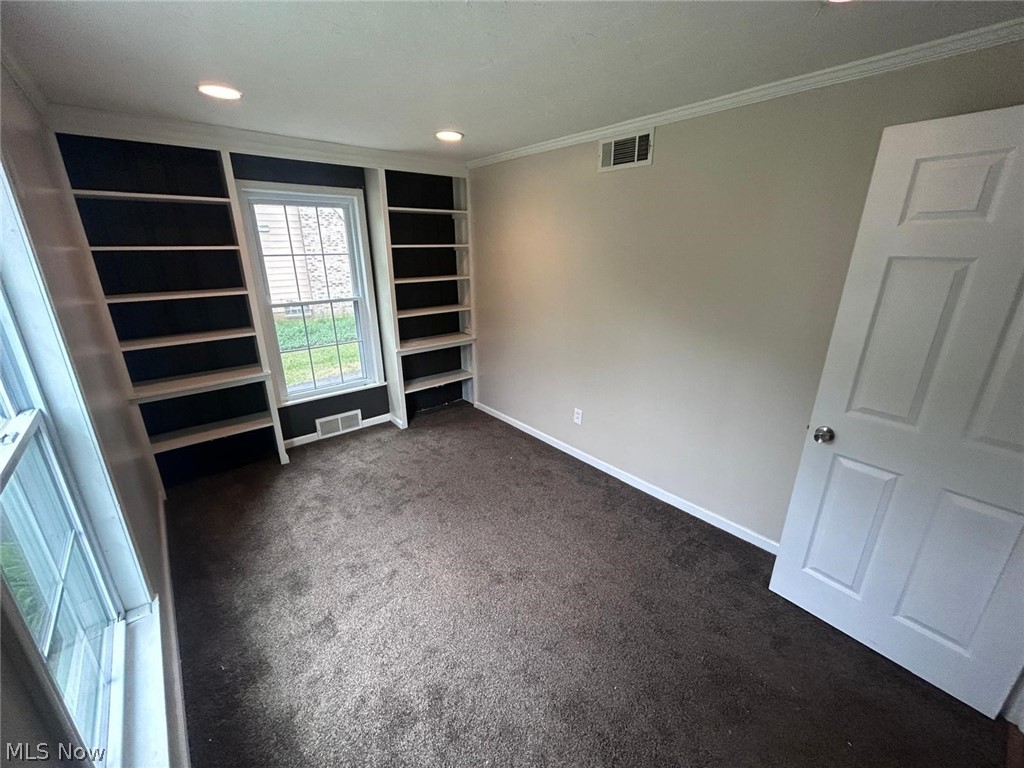 20825 Farnsleigh Road Shaker Heights OH 44122