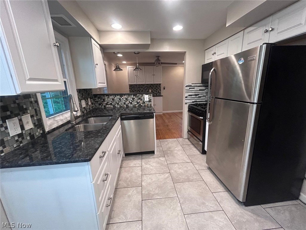 20825 Farnsleigh Road Shaker Heights OH 44122