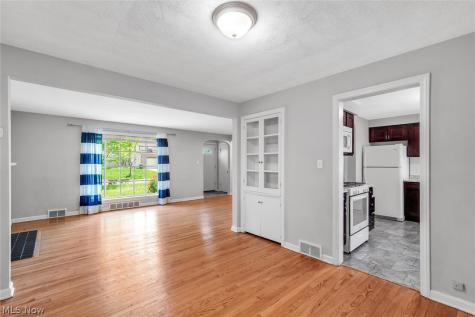 1130 Haselton Road Cleveland Heights OH 44121