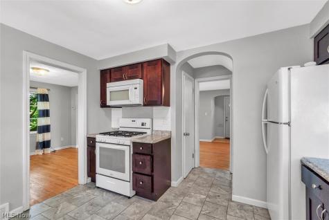 1130 Haselton Road Cleveland Heights OH 44121