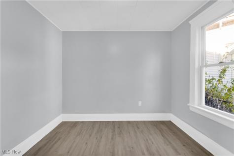 11702 Brookfield Avenue Cleveland OH 44135