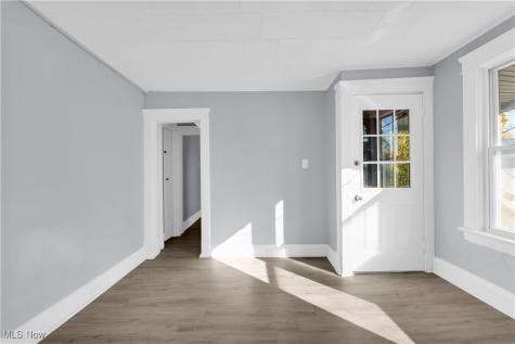 11702 Brookfield Avenue Cleveland OH 44135