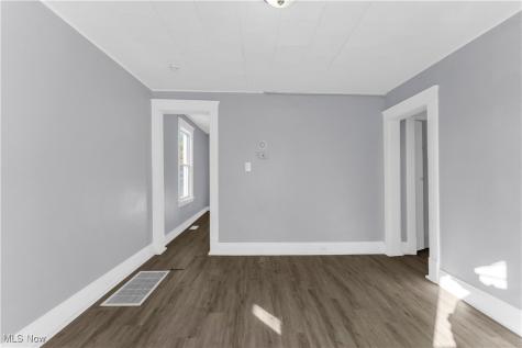 11702 Brookfield Avenue Cleveland OH 44135