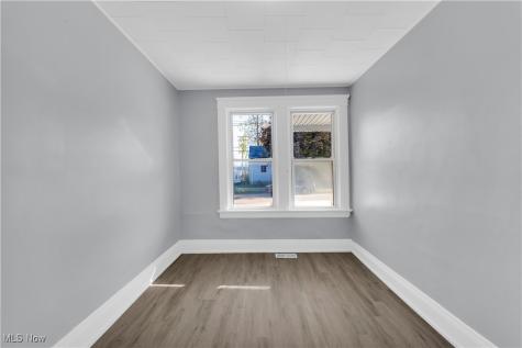 11702 Brookfield Avenue Cleveland OH 44135