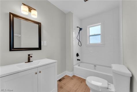 1330 W 67 Street Cleveland OH 44102