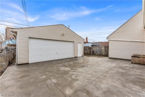 1330 W 67 Street Cleveland OH 44102