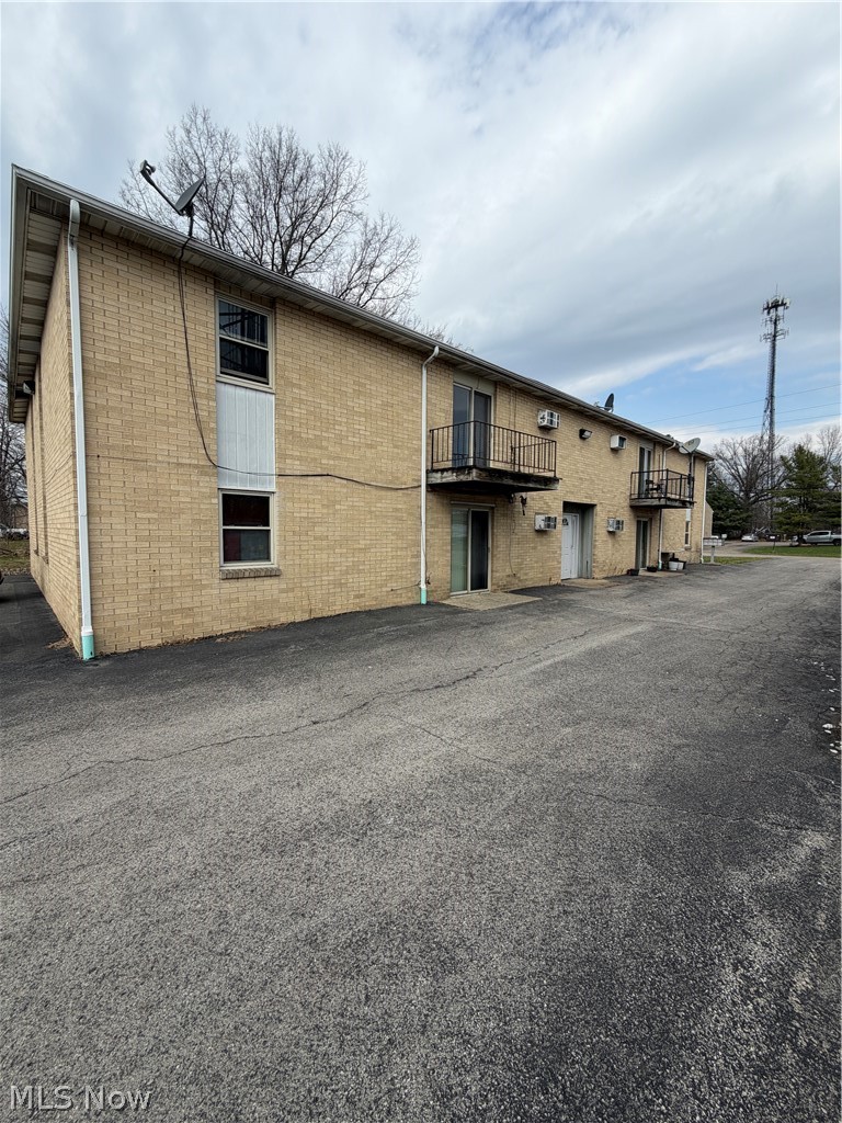 249 Folsom Street Champion OH 44483