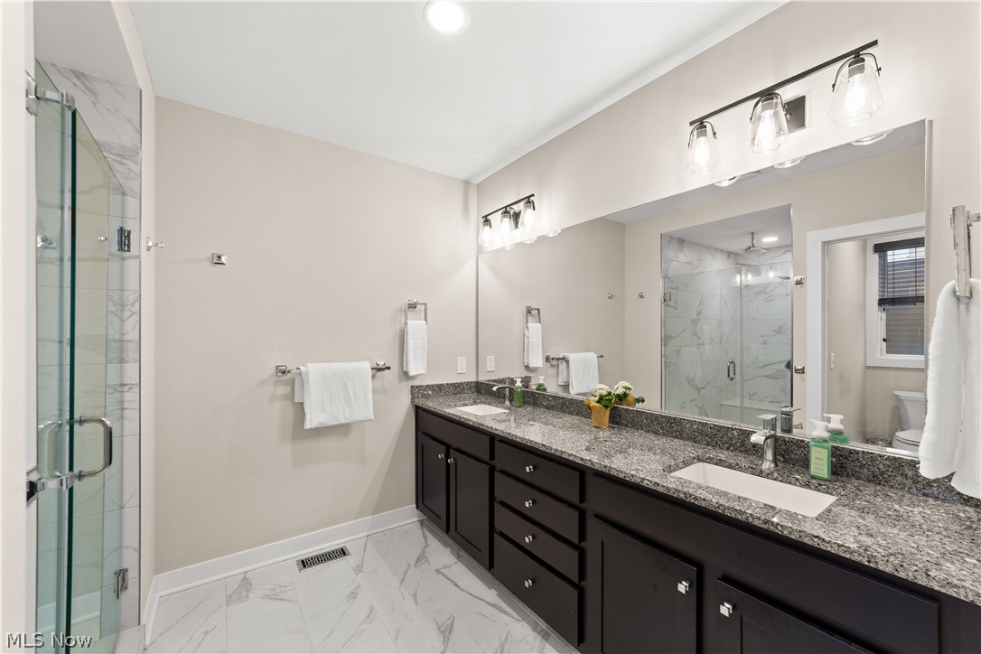 11202 North Park Place Cleveland OH 44104