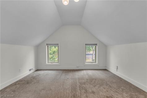 5215 Duke Avenue Cleveland OH 44102