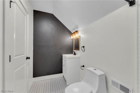 5215 Duke Avenue Cleveland OH 44102