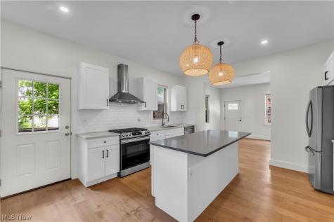 5215 Duke Avenue Cleveland OH 44102