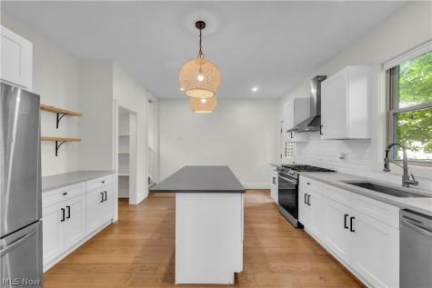 5215 Duke Avenue Cleveland OH 44102