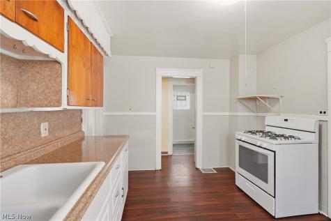 515 E 143rd Street Cleveland OH 44110