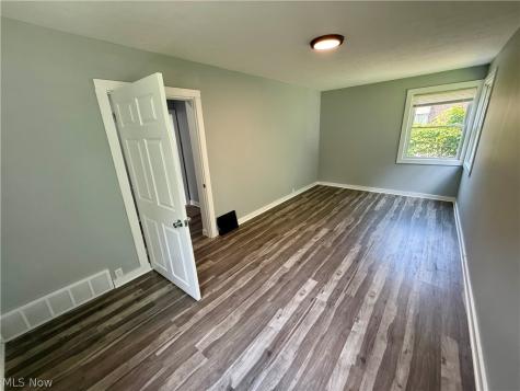 1305 Curtis Street Akron OH 44301