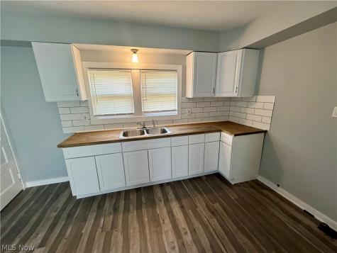 1305 Curtis Street Akron OH 44301