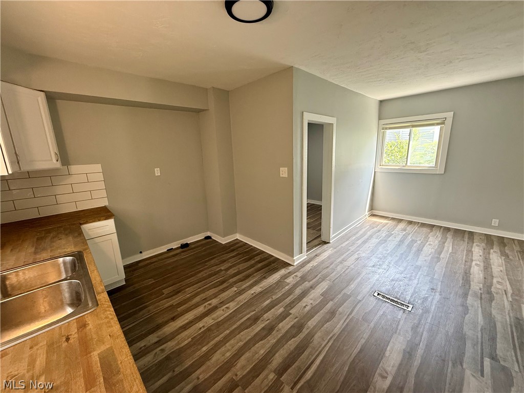 1305 Curtis Street Akron OH 44301