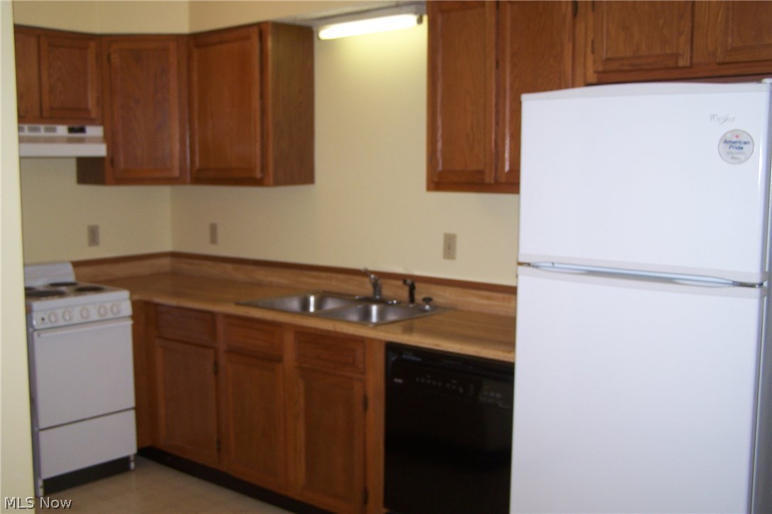 14745 Hillcrest Avenue Middlefield OH 44062