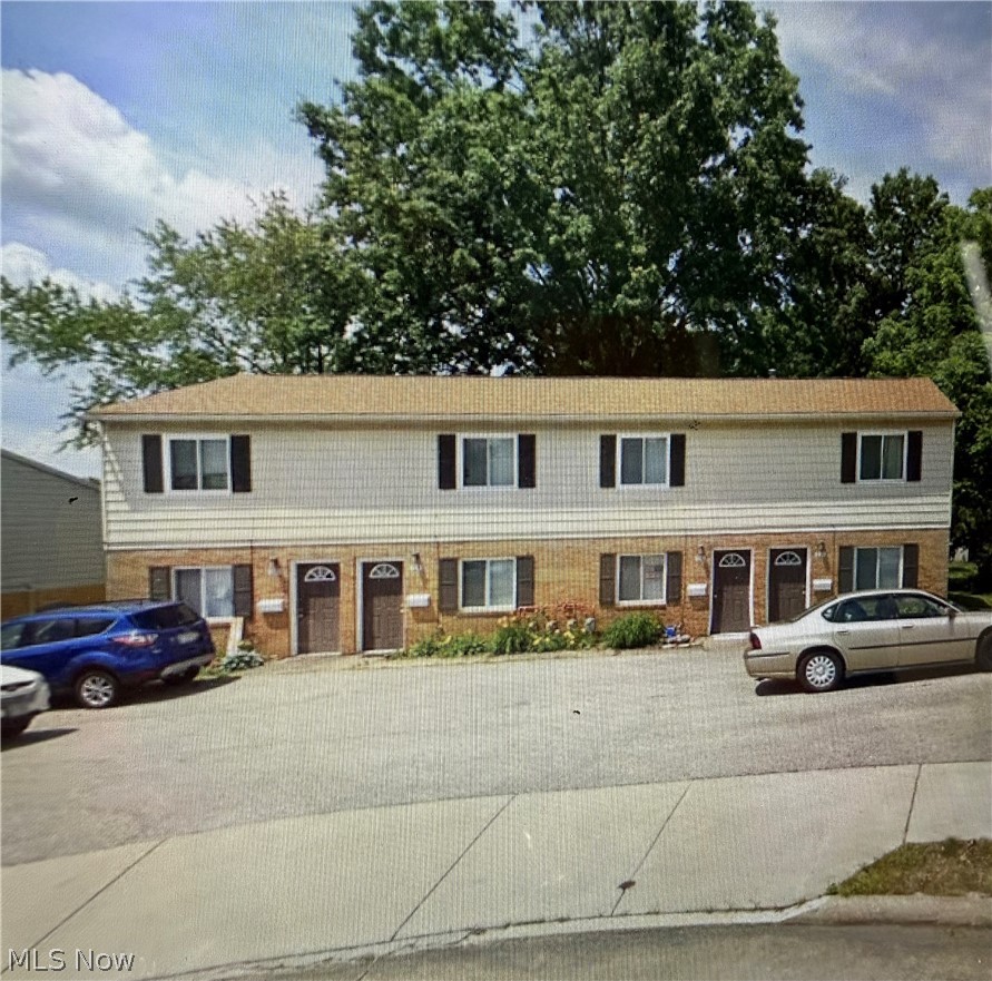 240 Lilac Circle Barberton OH 44203