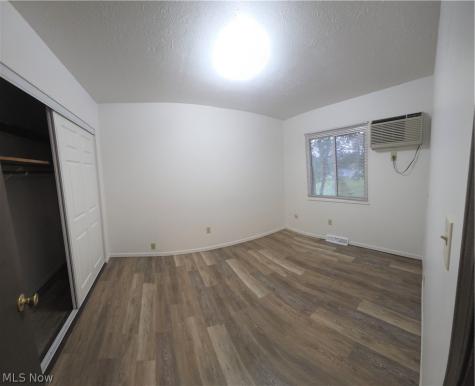 240 Lilac Circle Barberton OH 44203