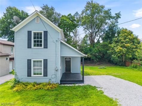 918 Raymond Avenue Barberton OH 44203