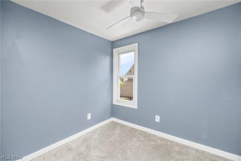 918 Raymond Avenue Barberton OH 44203