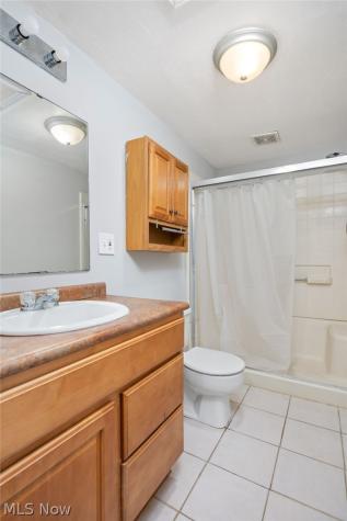 918 Raymond Avenue Barberton OH 44203