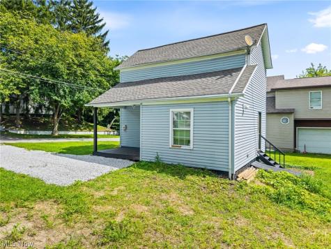 918 Raymond Avenue Barberton OH 44203