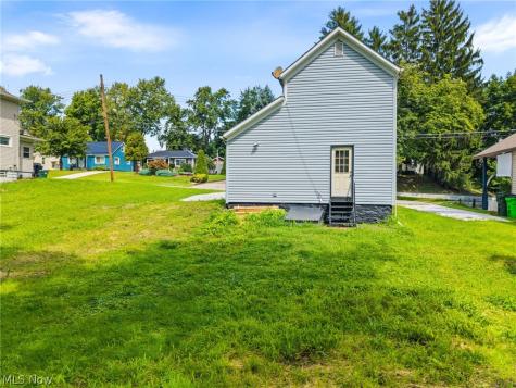 918 Raymond Avenue Barberton OH 44203