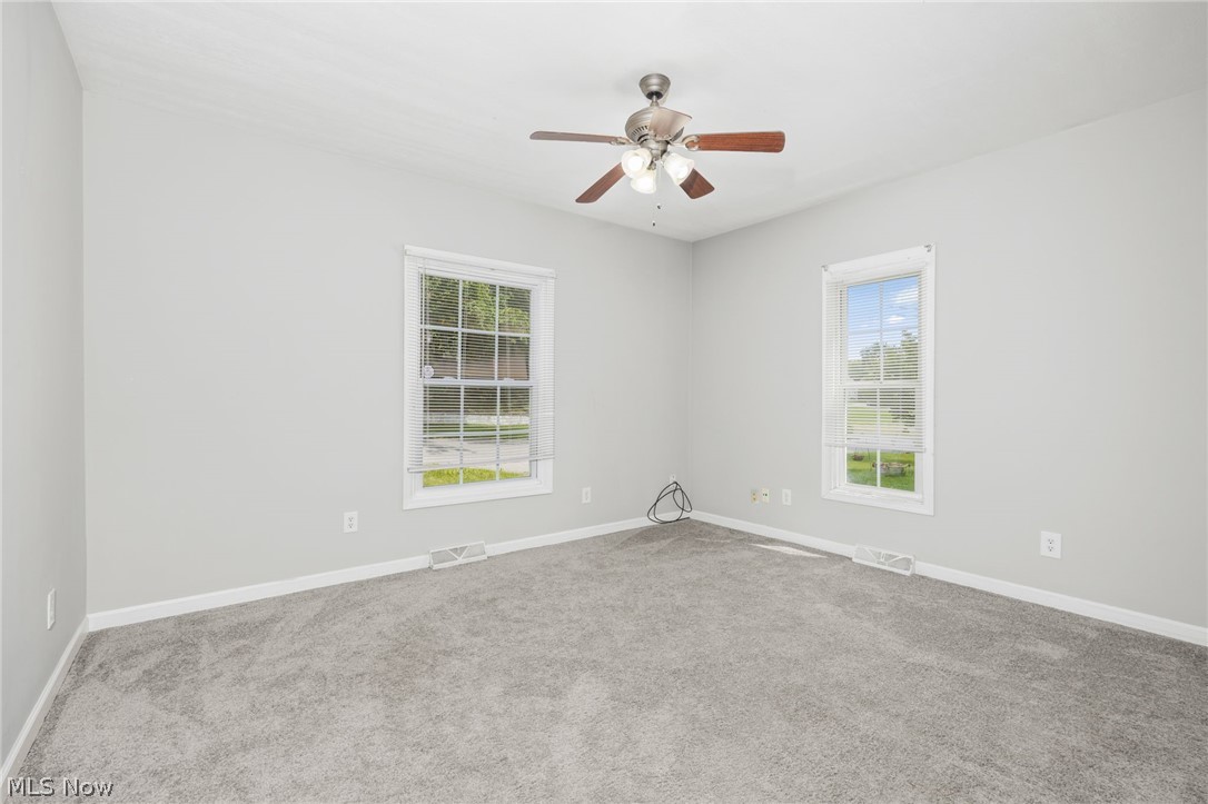 918 Raymond Avenue Barberton OH 44203
