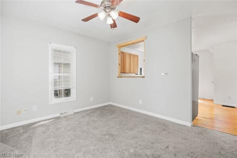 918 Raymond Avenue Barberton OH 44203