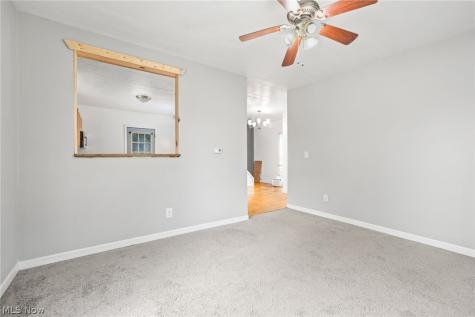 918 Raymond Avenue Barberton OH 44203