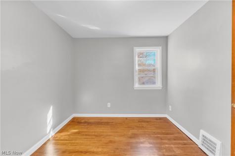951 E 237th Street Euclid OH 44123