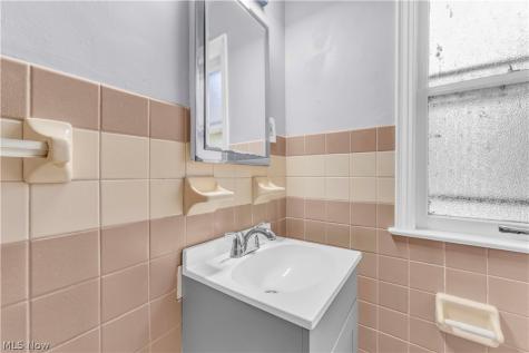 951 E 237th Street Euclid OH 44123