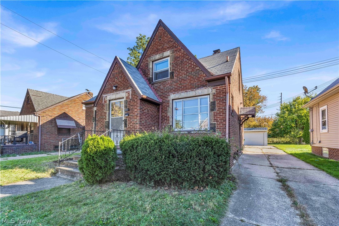 951 E 237th Street Euclid OH 44123