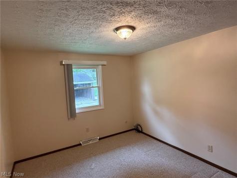 2902 Thackeray Avenue NW Massillon OH 44646