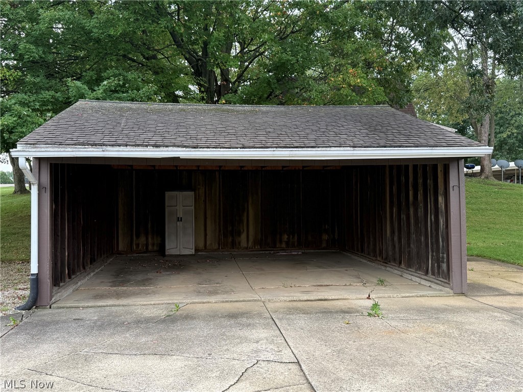 2902 Thackeray Avenue NW Massillon OH 44646