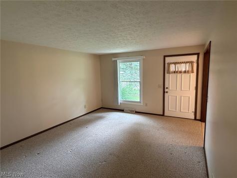 2902 Thackeray Avenue NW Massillon OH 44646