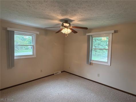 2902 Thackeray Avenue NW Massillon OH 44646